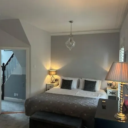 Hollybank House Dublin