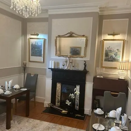 Hollybank House