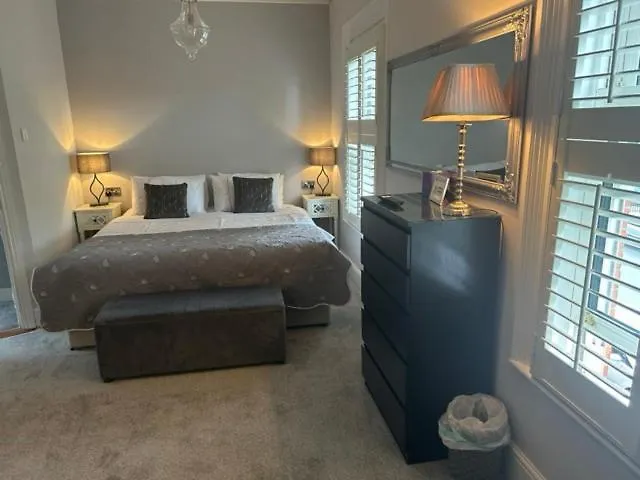 Bed & Breakfast Hollybank House *